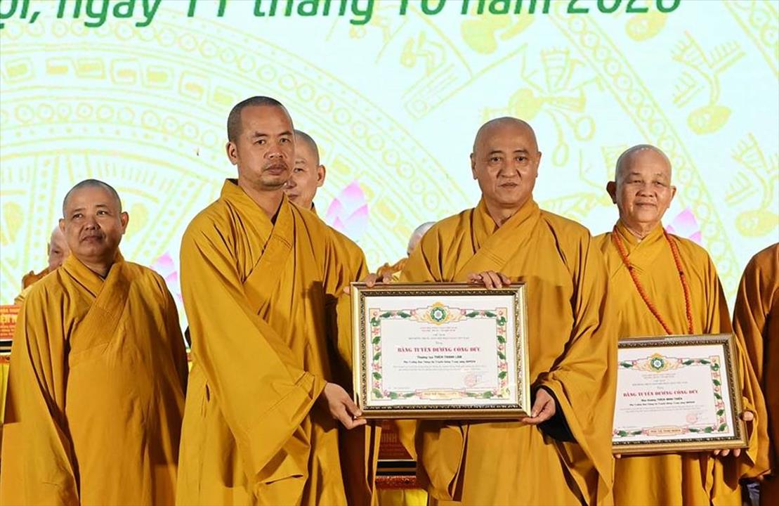 truyen-thong-phat-giao-viet-nam-sau-15-nam-tu-tin-phat-su-den-ket-noi-cong-dong_nguoiphattu_com_nhu luc pham ngoc son  (93).jpg
